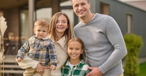 Chelsea Acton famous parenting